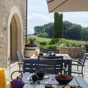 https://domaine-de-montine-chambres-de-charme.hotels-rhonealpes.com
