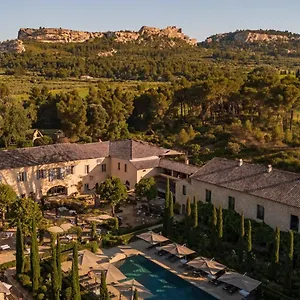https://domaine-de-manville.fr-provencehotel.com