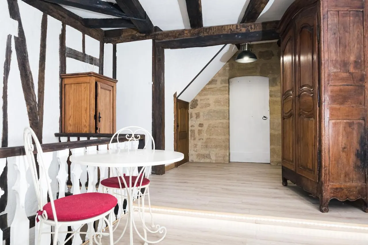 Le Pressoir Chambres D'Hotes Cardaillac