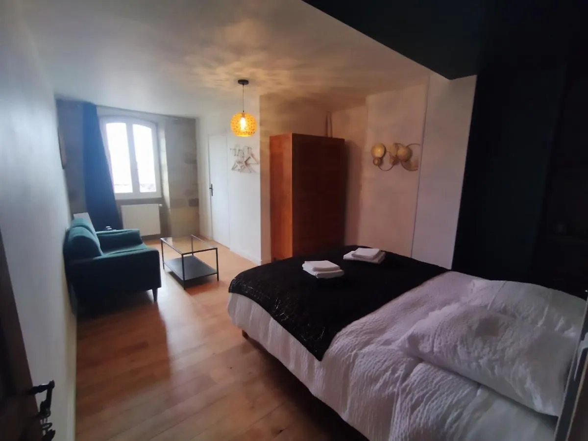 Le Pressoir Chambres D'Hotes Cardaillac Bed & Breakfast