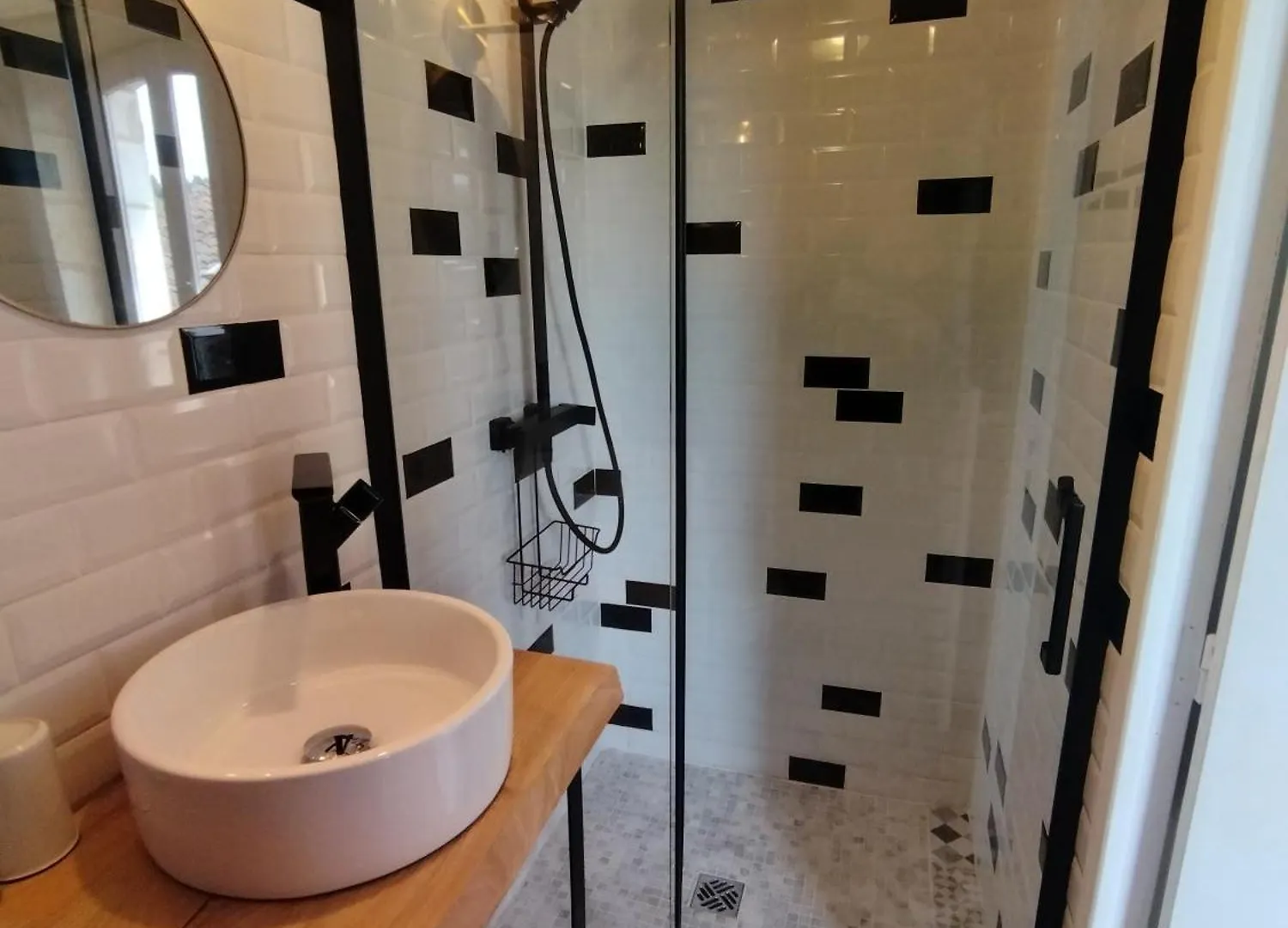 Le Pressoir Chambres D'Hotes Cardaillac Bed & Breakfast